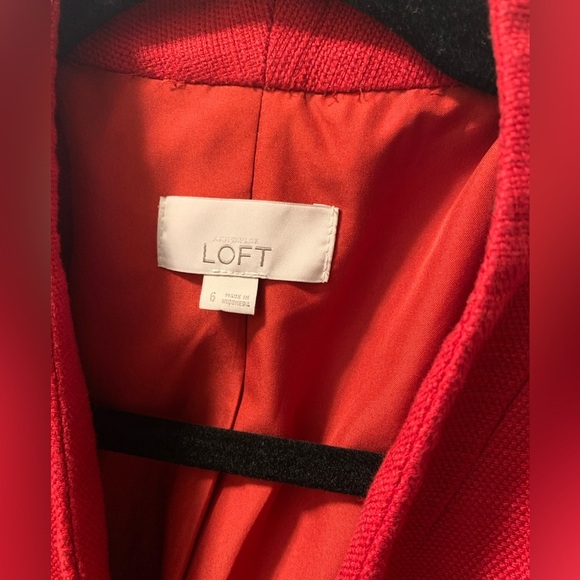 5/$25 Item Ann Taylor Loft Red Blazer - Picture 3 of 6